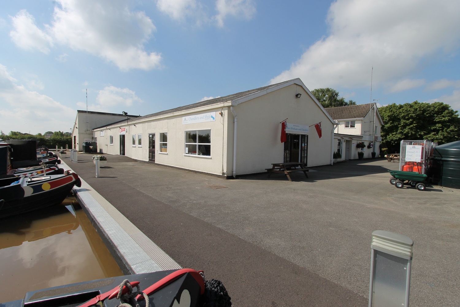 Marina Cheshire Is Fully Equipped For Narrowboat Sales